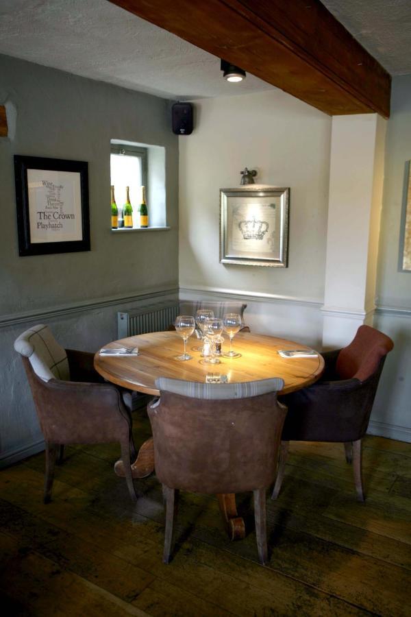 The Crown At Playhatch Reading Exteriör bild